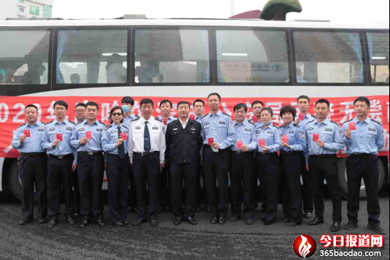 (定稿)滾滾熱血彰顯鐵警柔情——哈市公安機(jī)關(guān)組織開展無償獻(xiàn)血活動(dòng)343.png