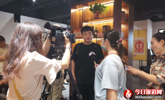 媧城黑小麥酒榮獲周口非遺特產(chǎn)獎 尹程起報道(1)943.png