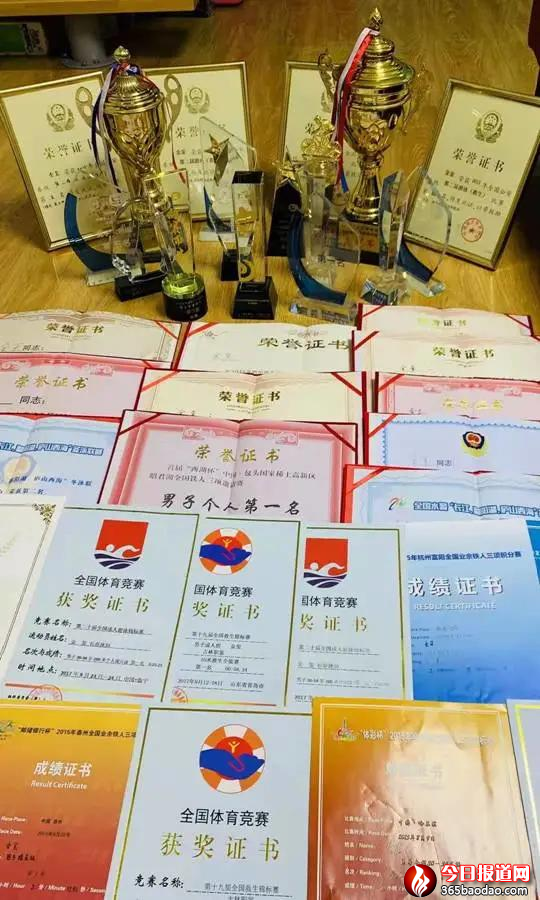 松花江上的 “冠軍水警”——記哈爾濱市公安局航運分局民警金璽448.png