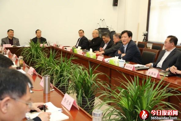 20200530濟(jì)南市委政法委以“三比三爭(zhēng)”活動(dòng)推動(dòng)政法工作高質(zhì)量發(fā)展(終稿)(3)398_副本.jpg